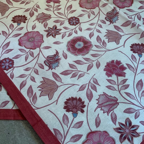 Patina Vie Cloth Napkins Set Of 2 Pack Floral Design 20" x 20" - Picture 2 of 6